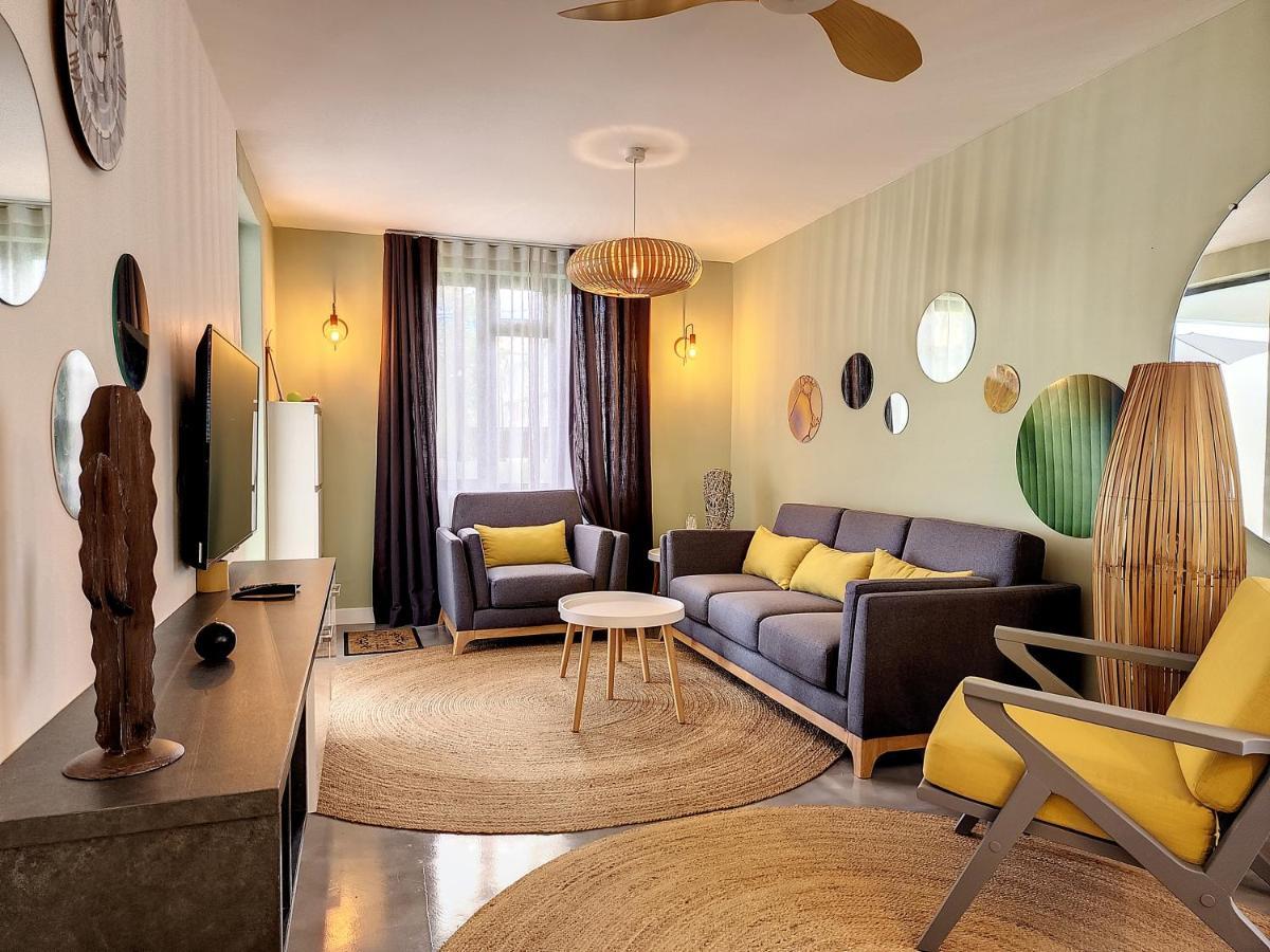 Sunkissed - Brand New Beach Apartment Located 50M From Beach Flic-en-Flacq Exterior foto