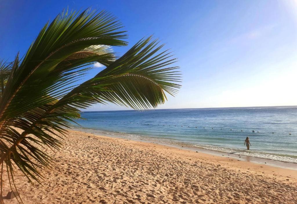 Sunkissed - Brand New Beach Apartment Located 50M From Beach Flic-en-Flacq Exterior foto